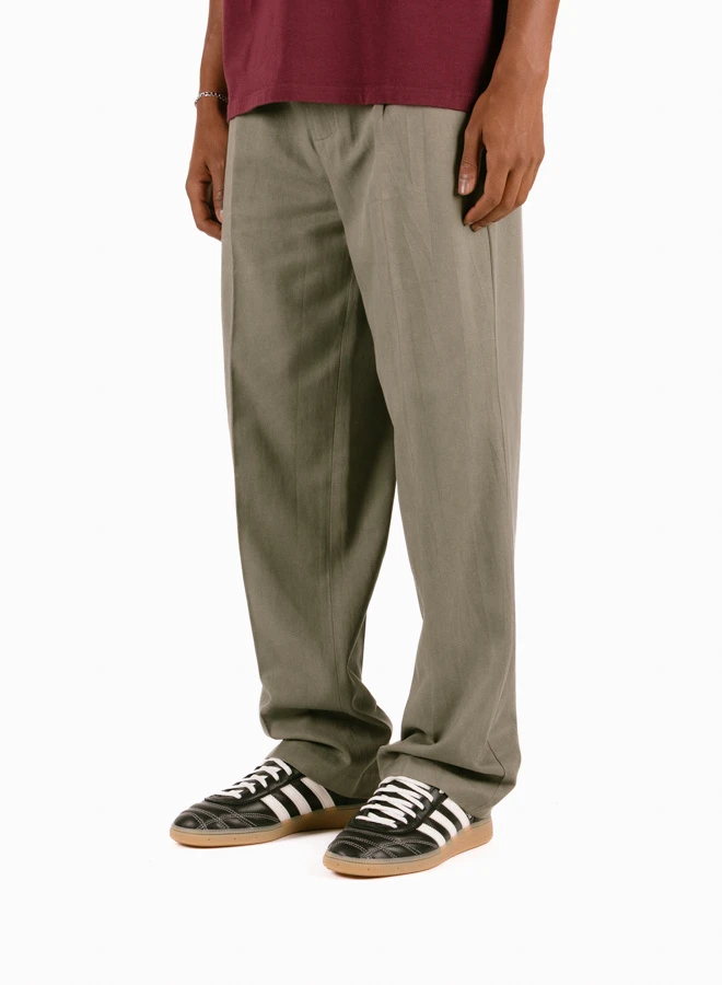 Regular Pleated Chino’s Smokey Olive 1 Regular Pleated Chino’s Smokey Olive